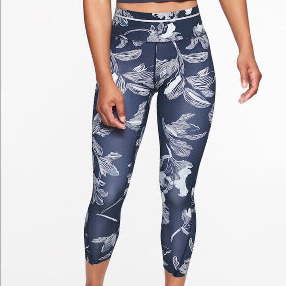 Athleta Sonic Floral Capri Yoga Leggings SIZE XS Navy Blue Cropped Active